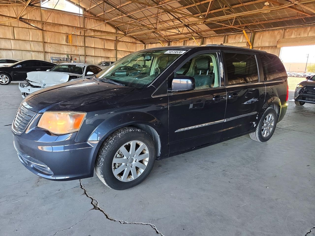 منظر 2014 CHRYSLER TOWN &amp; COUNTRY TOURING، زاوية 1