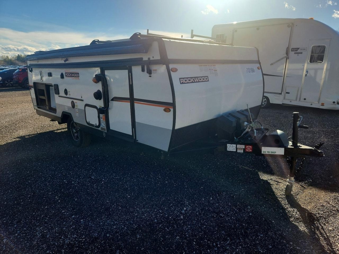 Vue de 2023 FOREST RIVER ROCKWOOD POP-UP CAMPER, angle 1