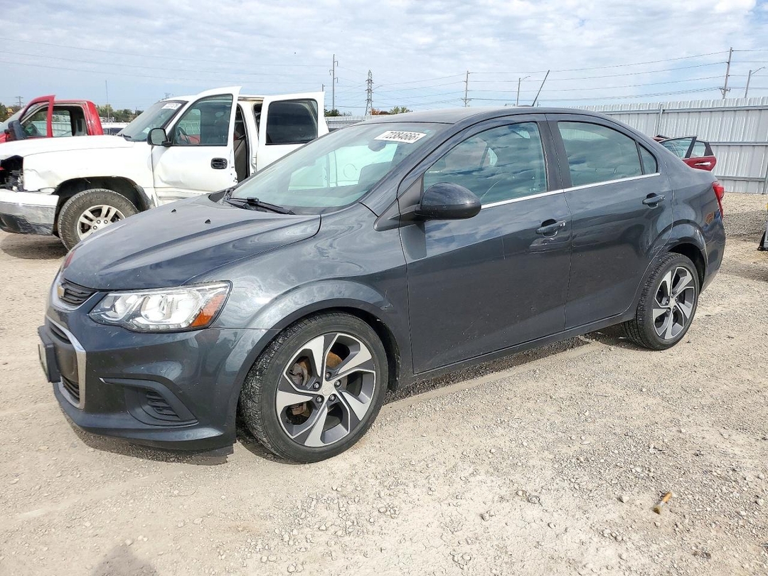 Вид 2017 CHEVROLET SONIC PREMIER, угол 1