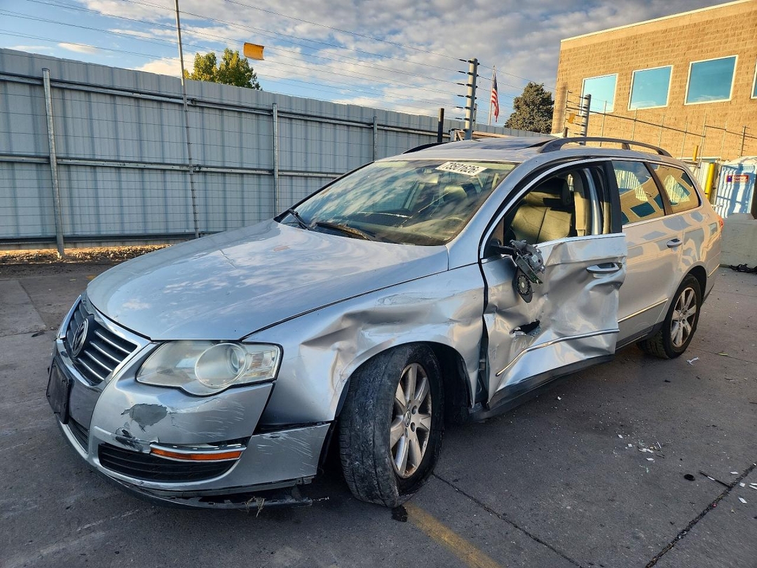 منظر 2007 VOLKSWAGEN PASSAT 2.0T WAGON VALUE، زاوية 1