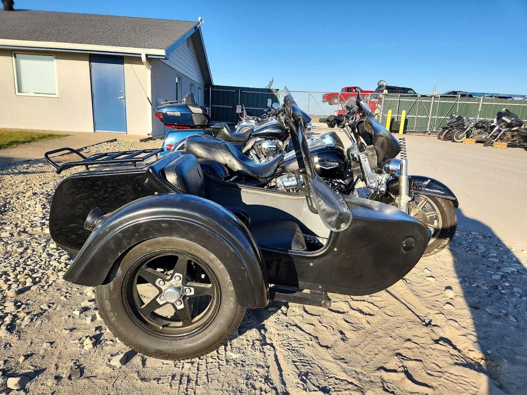 Vista de 2017 HARLEY-DAVIDSON FLHR ROAD KING, ángulo 1