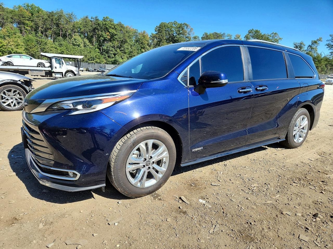 Вид 2021 TOYOTA SIENNA PLATINUM 7-PASSENGER, угол 1