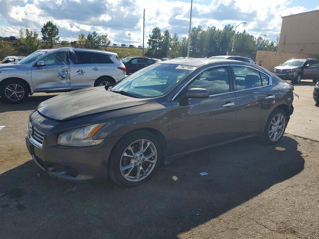 Vue de 2012 NISSAN MAXIMA 3.5 S, angle 1