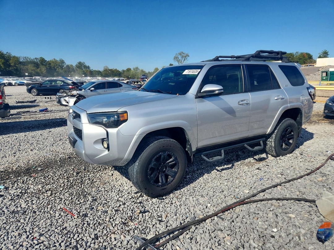 منظر 2016 TOYOTA 4RUNNER SR5 PREMIUM، زاوية 1