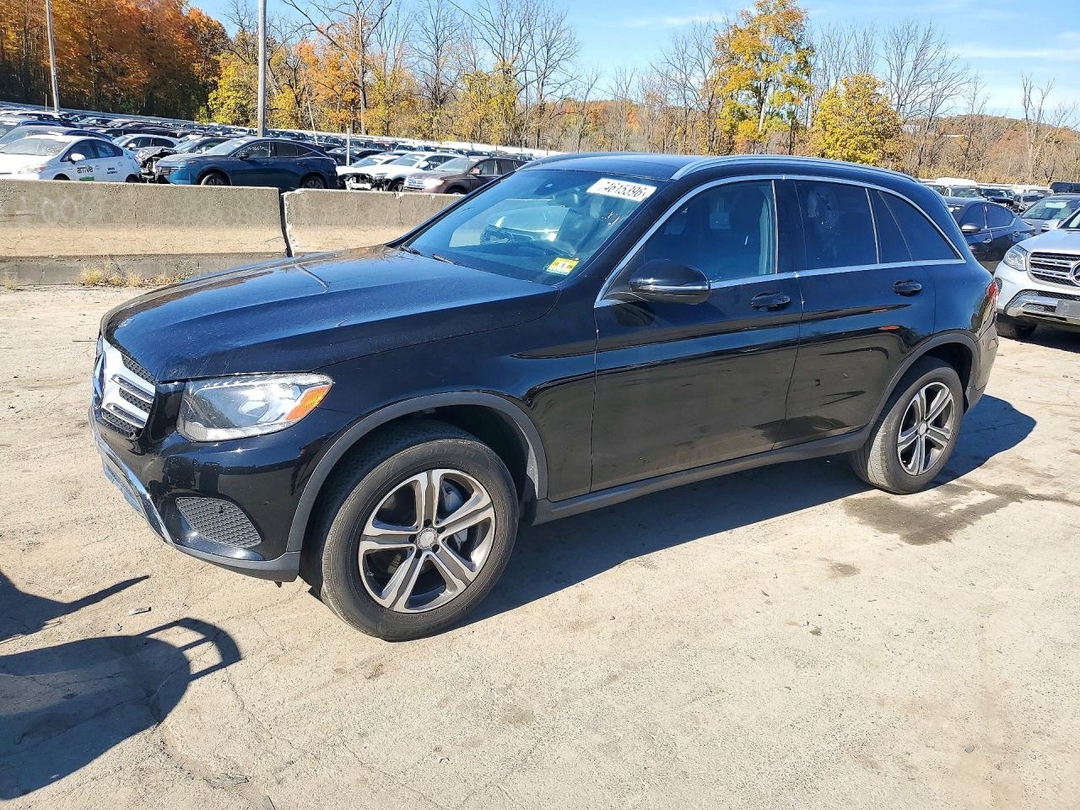 Vue de 2017 MERCEDES-BENZ GLC 300 4MATIC, angle 1