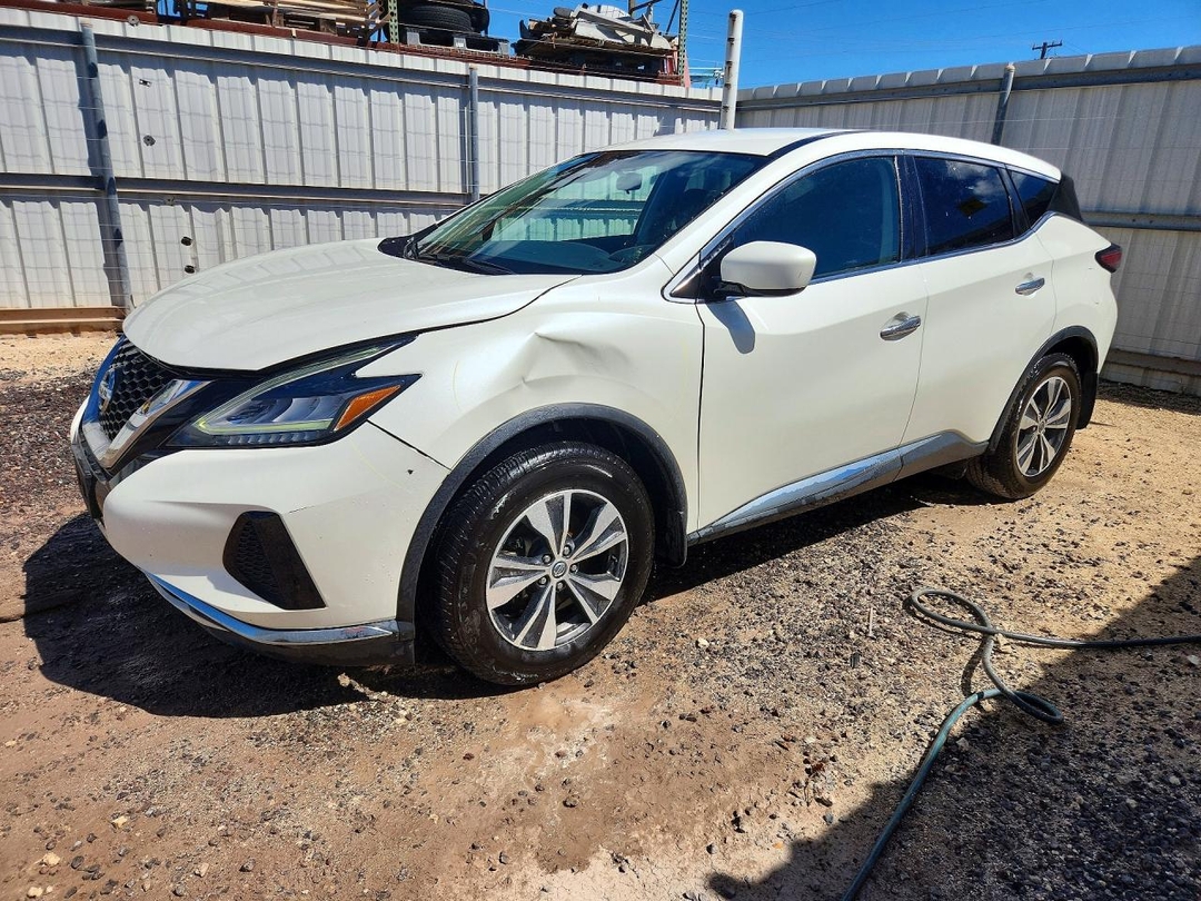 Vue de 2021 NISSAN MURANO S, angle 1
