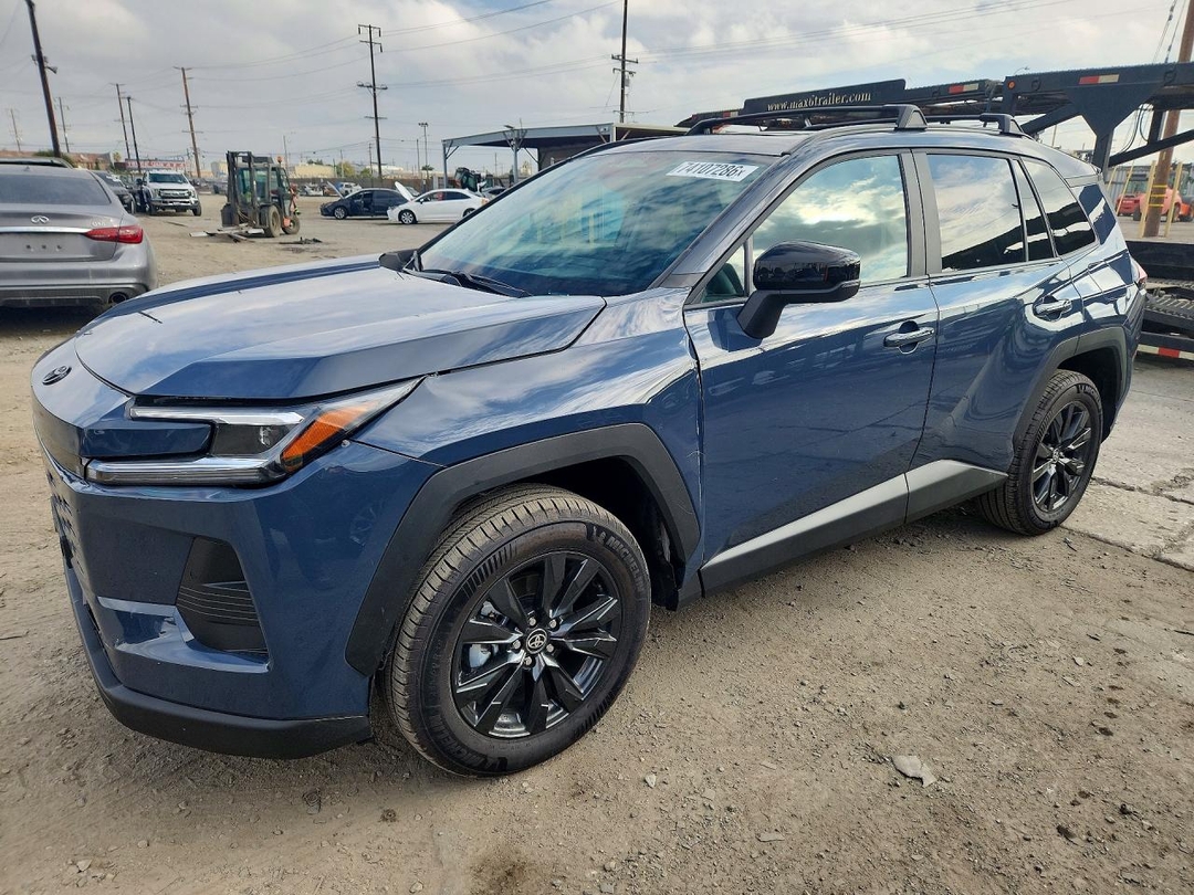 Vista de 2026 TOYOTA RAV4 XLE PREMIUM, ángulo 1