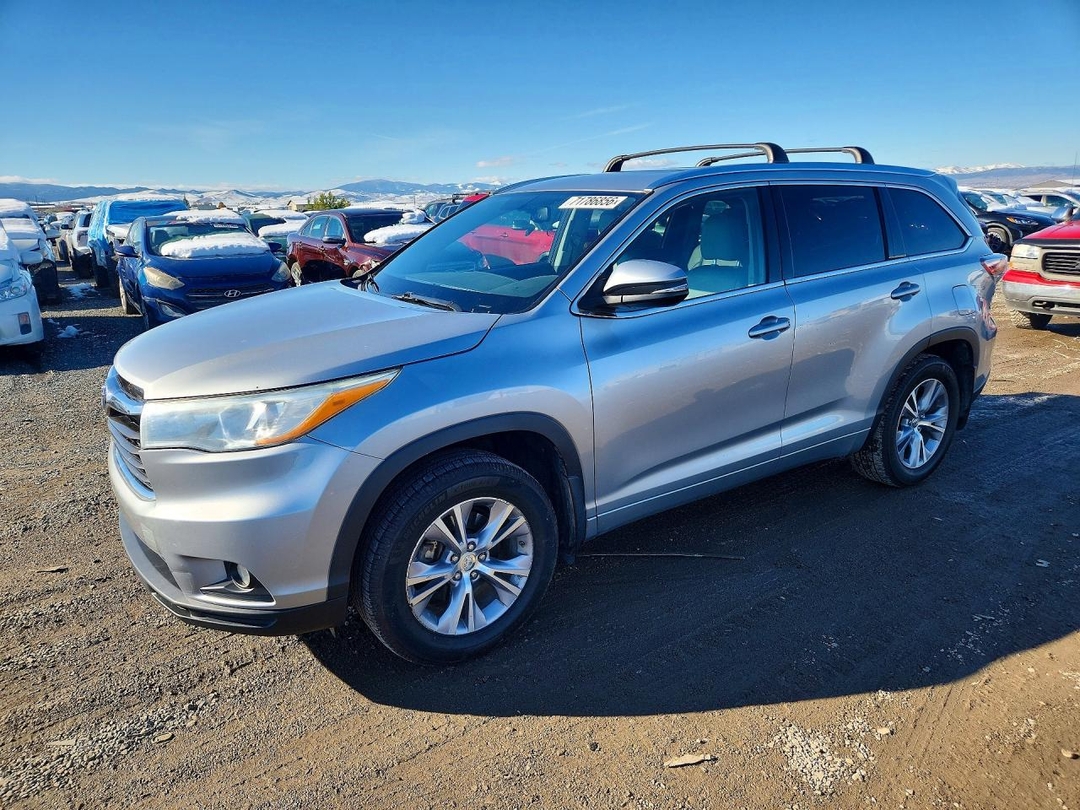 Vedere 2015 TOYOTA HIGHLANDER XLE, unghi 1