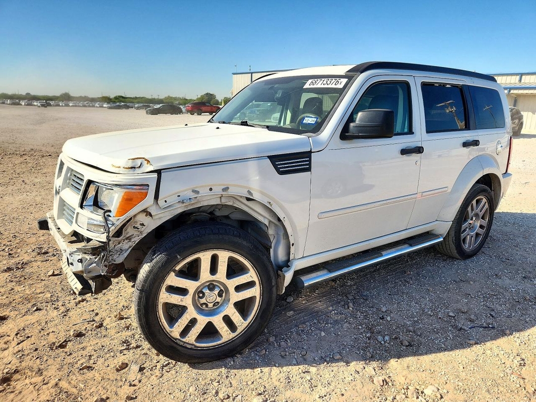 Vista de 2010 DODGE NITRO SXT, ángulo 1