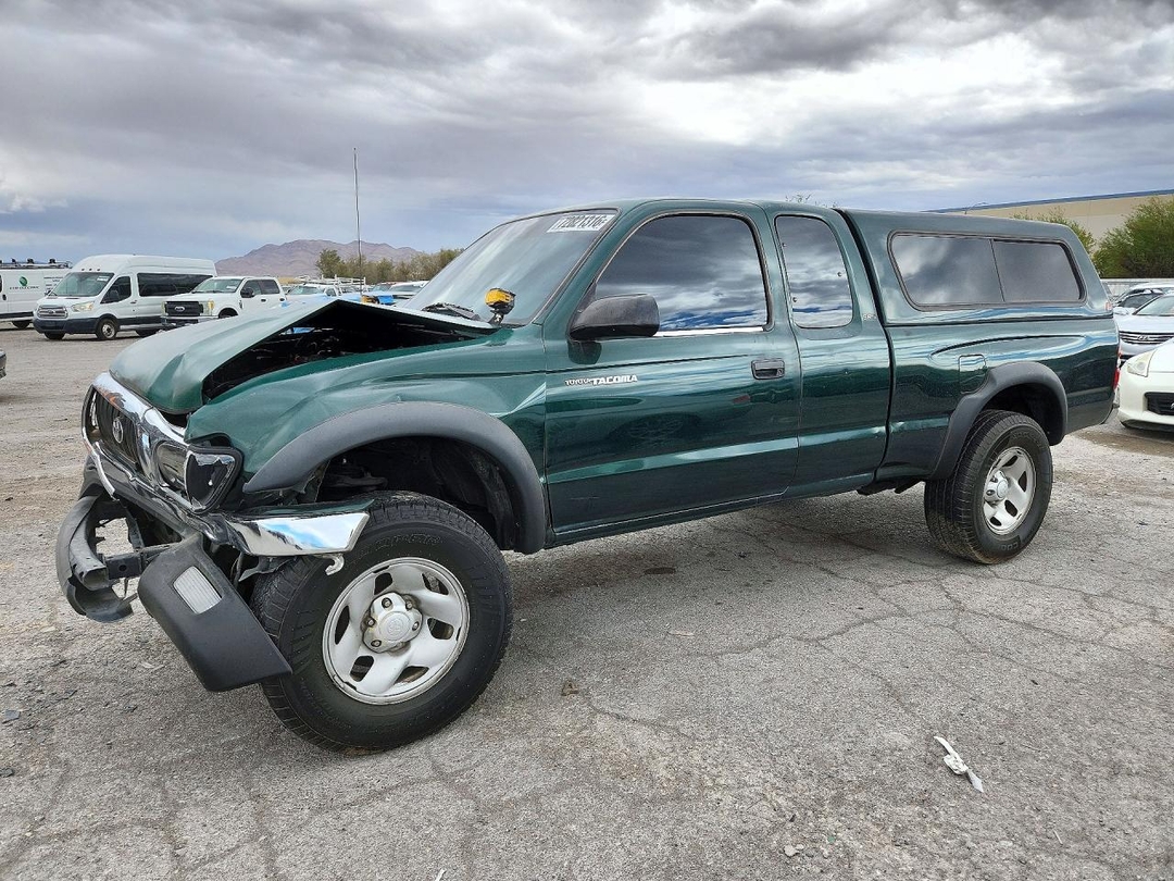 Vue de 2001 TOYOTA TACOMA XTRACAB PRERUNNER, angle 1