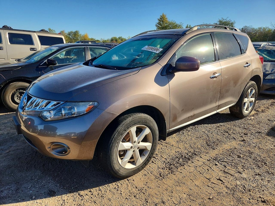 Вид 2010 NISSAN MURANO S, угол 1