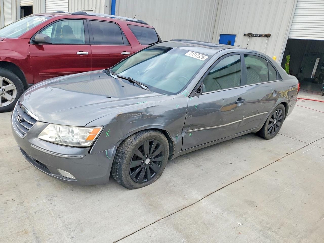 Vue de 2010 HYUNDAI SONATA LIMITED, angle 1