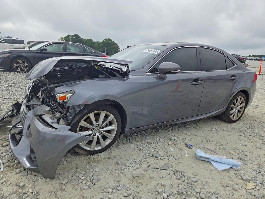 Вид 2015 LEXUS IS 250, угол 1