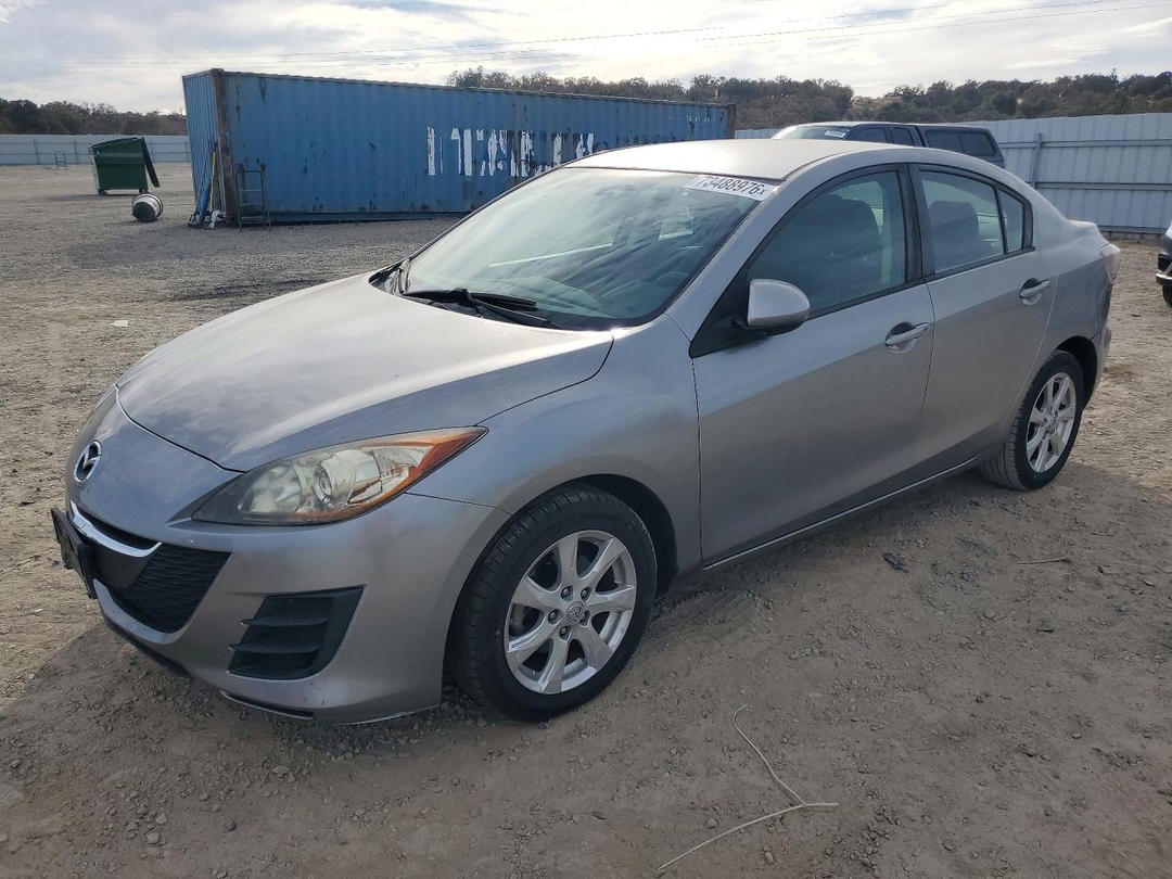 Vue de 2010 MAZDA 3 I, angle 1