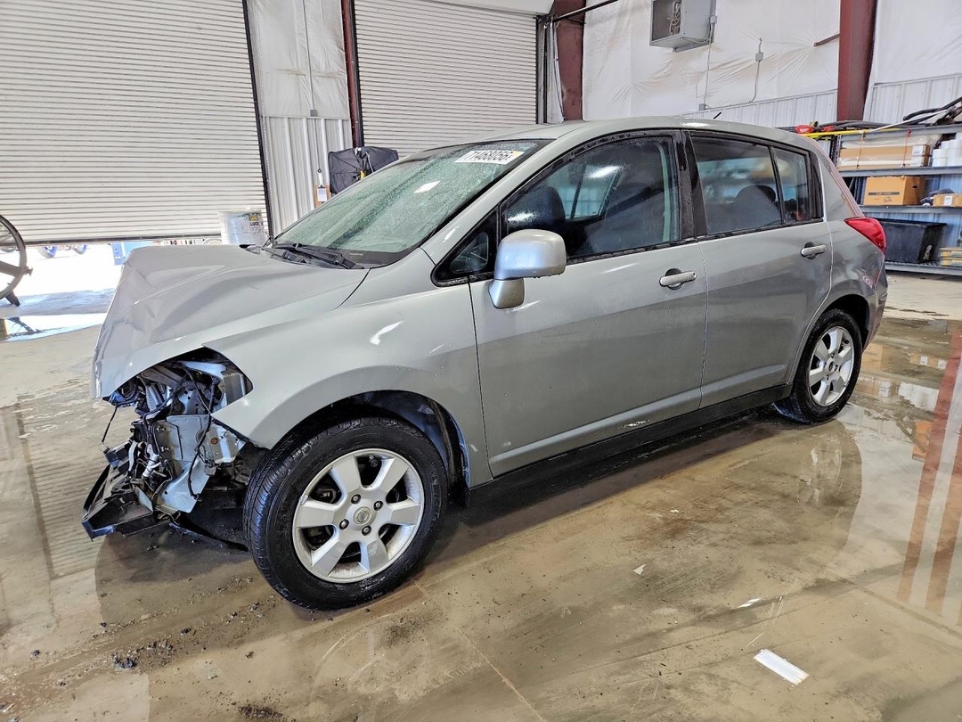Vista de 2007 NISSAN VERSA 1.8 S, ángulo 1