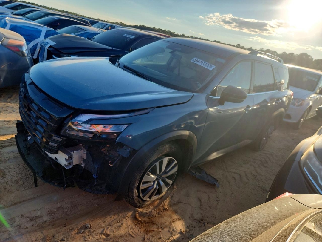 Вид 2026 NISSAN PATHFINDER SL, угол 1