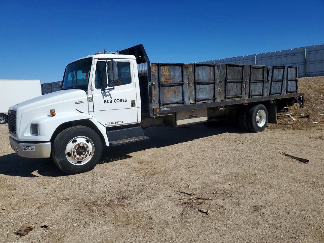 منظر 2000 FREIGHTLINER MEDIUM CONVENTIONAL FL70، زاوية 1