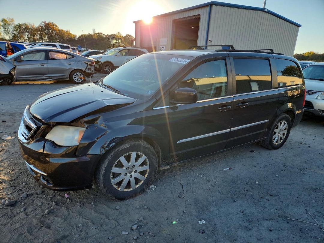 Вид 2013 CHRYSLER TOWN &amp; COUNTRY TOURING, угол 1