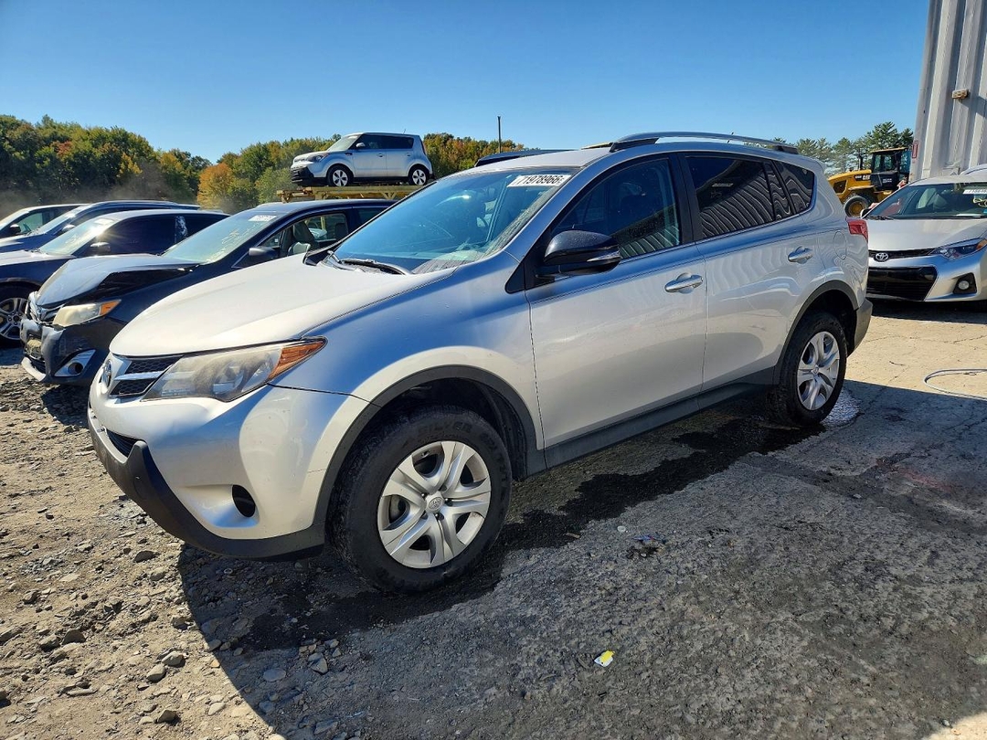 منظر 2014 TOYOTA RAV4 LE، زاوية 1