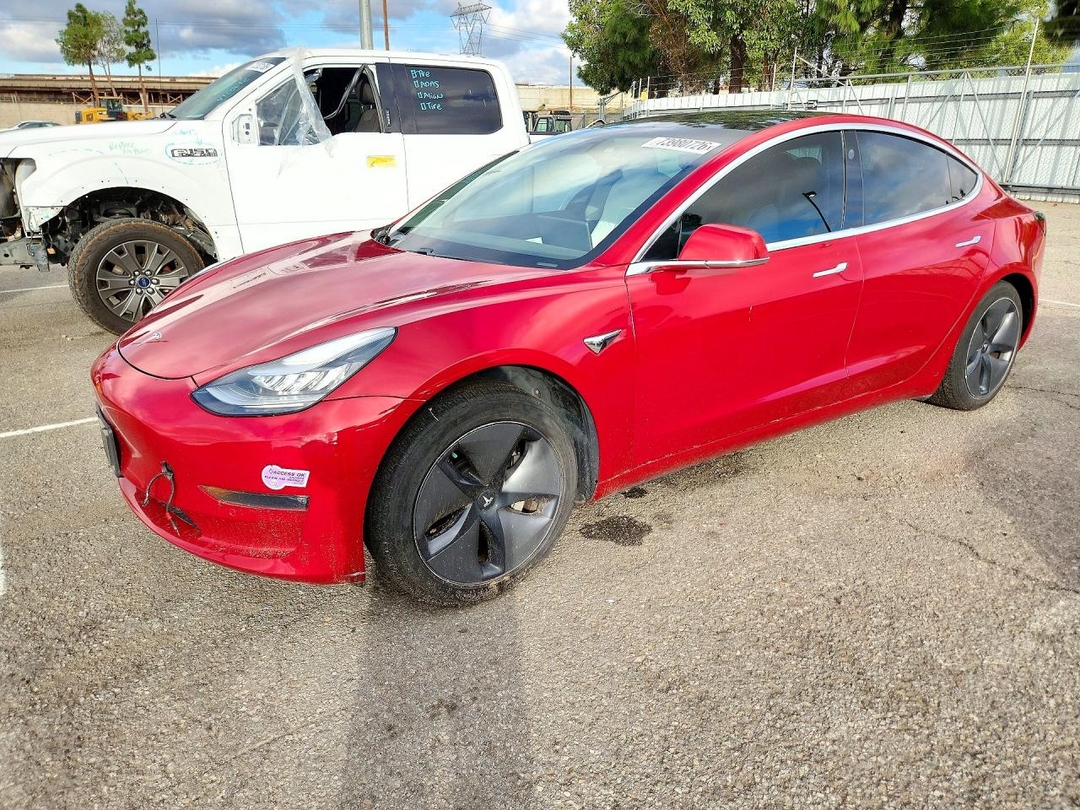 Vue de 2019 TESLA MODEL 3, angle 1