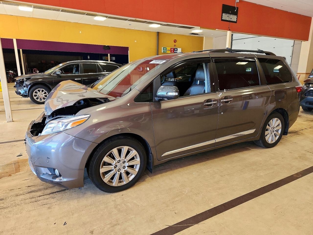 Вид 2017 TOYOTA SIENNA LIMITED PREMIUM 7-PASSENGER, угол 1
