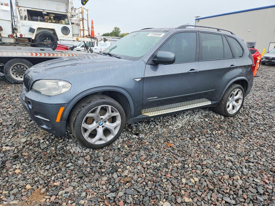 منظر 2013 BMW X5 XDRIVE35I، زاوية 1