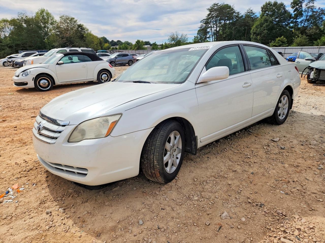 Vue de 2007 TOYOTA AVALON XL, angle 1