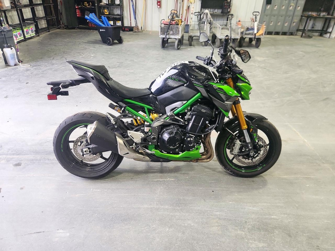منظر 2024 KAWASAKI ZR900 M، زاوية 1