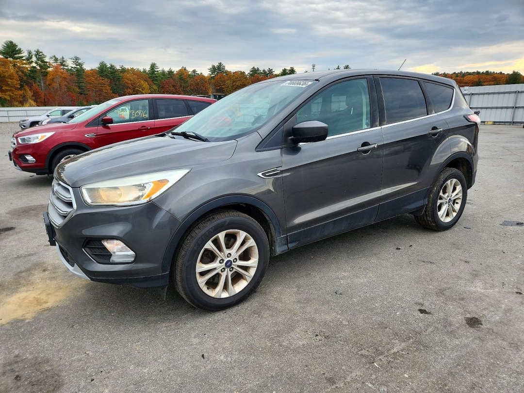 Vue de 2017 FORD ESCAPE SE, angle 1