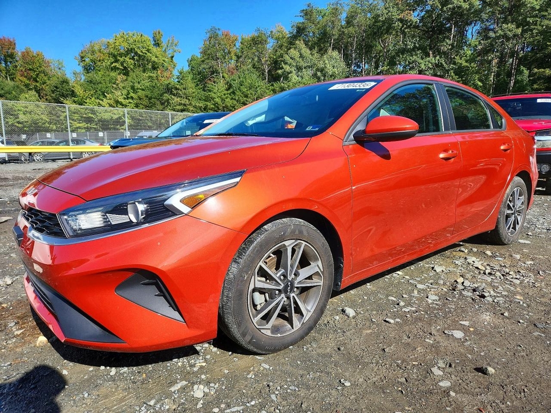 Vue de 2022 KIA FORTE LXS, angle 1
