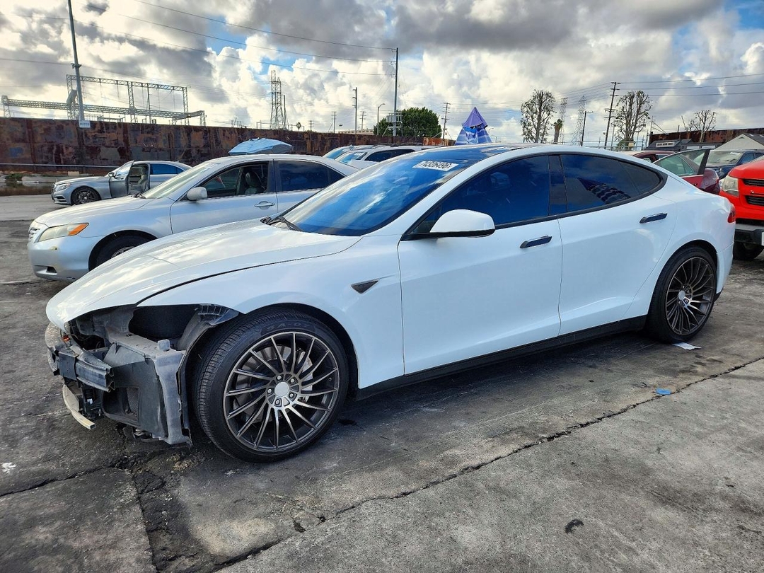 منظر 2013 TESLA MODEL S، زاوية 1