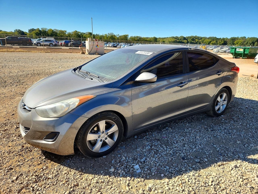 Вид 2013 HYUNDAI ELANTRA GLS, угол 1