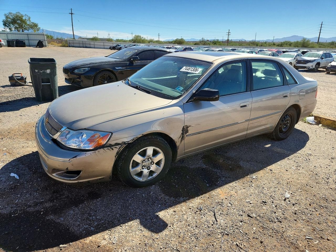 Vue de 2000 TOYOTA AVALON XL, angle 1