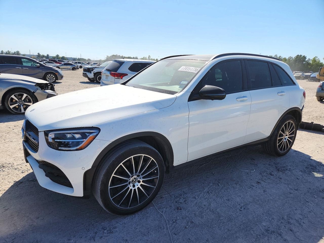 منظر 2021 MERCEDES-BENZ GLC 300، زاوية 1