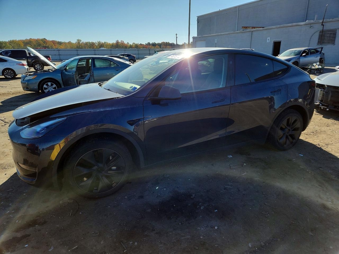 2024 TESLA MODEL Y view, angle 1