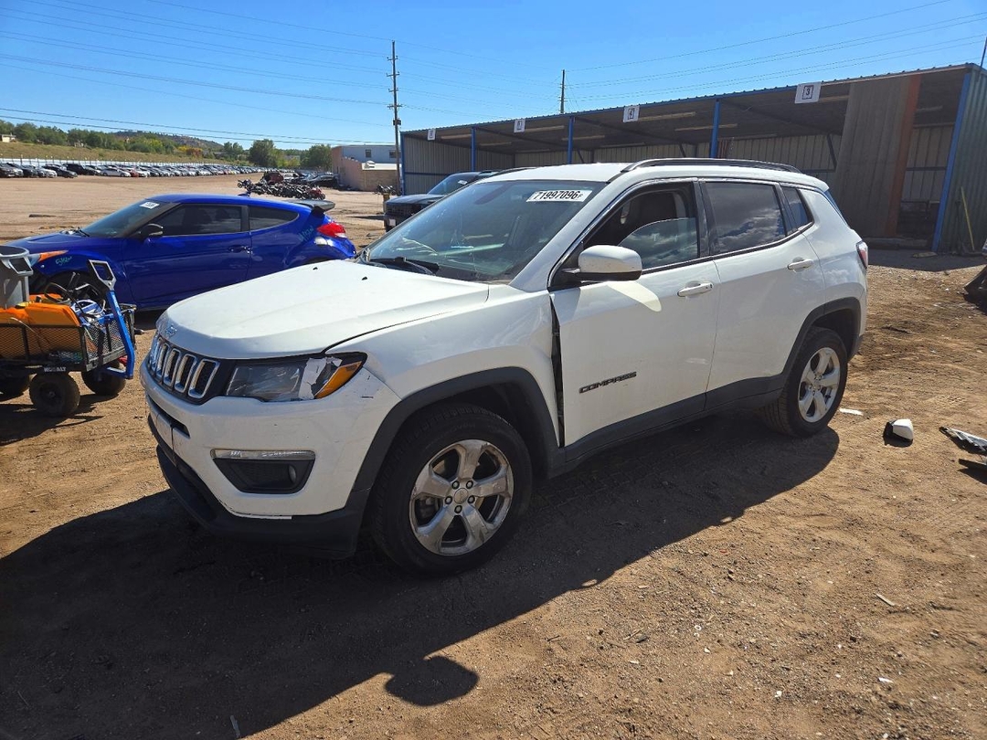 منظر 2019 JEEP COMPASS LATITUDE، زاوية 1