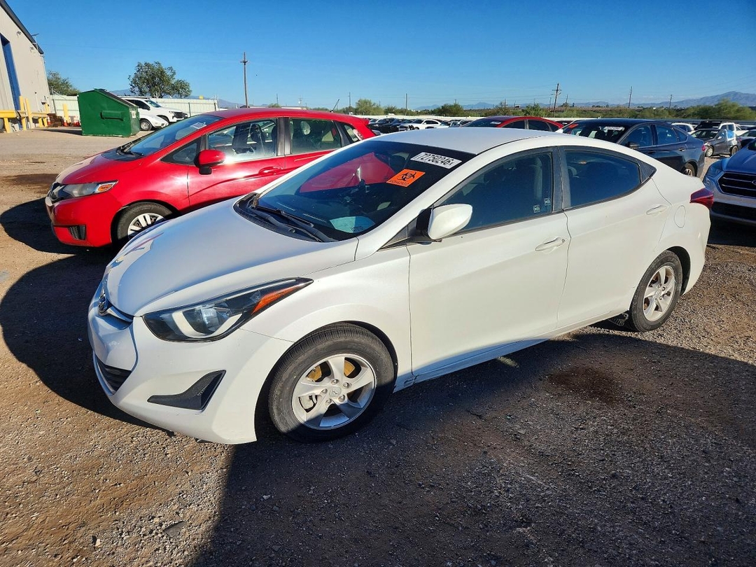 Vue de 2015 HYUNDAI ELANTRA SE, angle 1