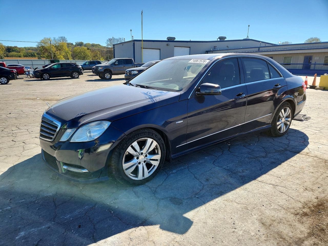 منظر 2012 MERCEDES-BENZ E 350 BLUETEC، زاوية 1