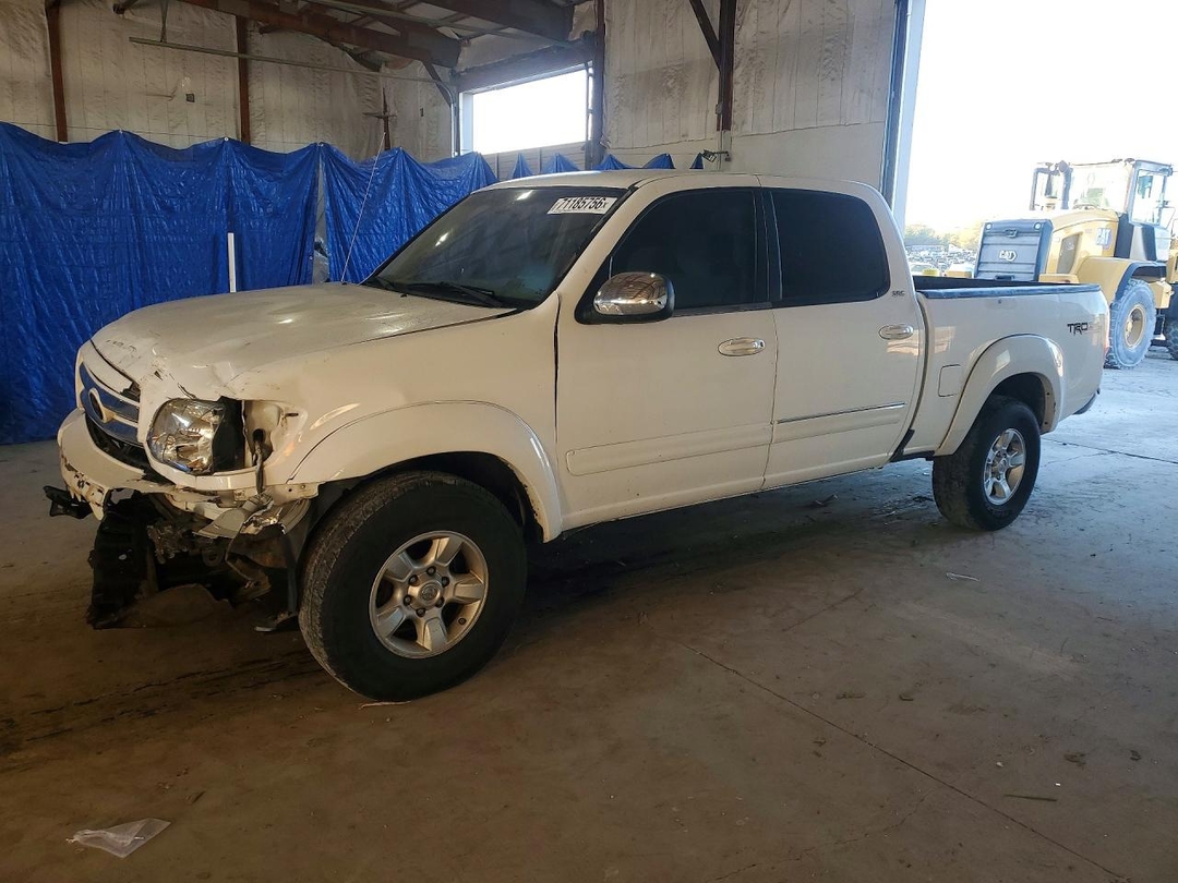 Vista de 2006 TOYOTA TUNDRA DOUBLE CAB SR5, ángulo 1