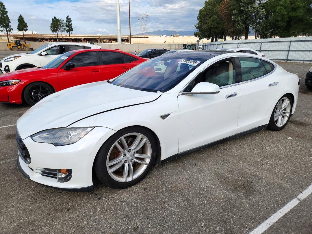 منظر 2013 TESLA MODEL S، زاوية 1