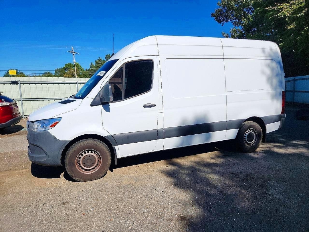 Vue de 2023 MERCEDES-BENZ SPRINTER 2500, angle 1
