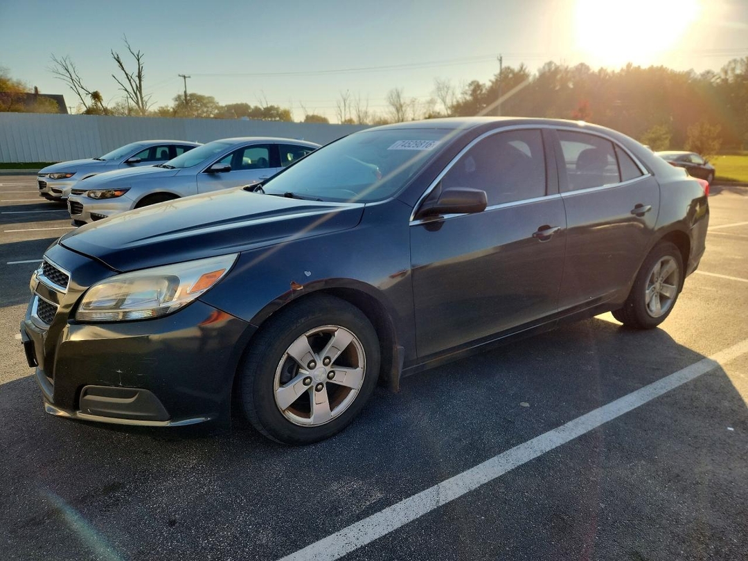 Vue de 2014 CHEVROLET MALIBU LS, angle 1