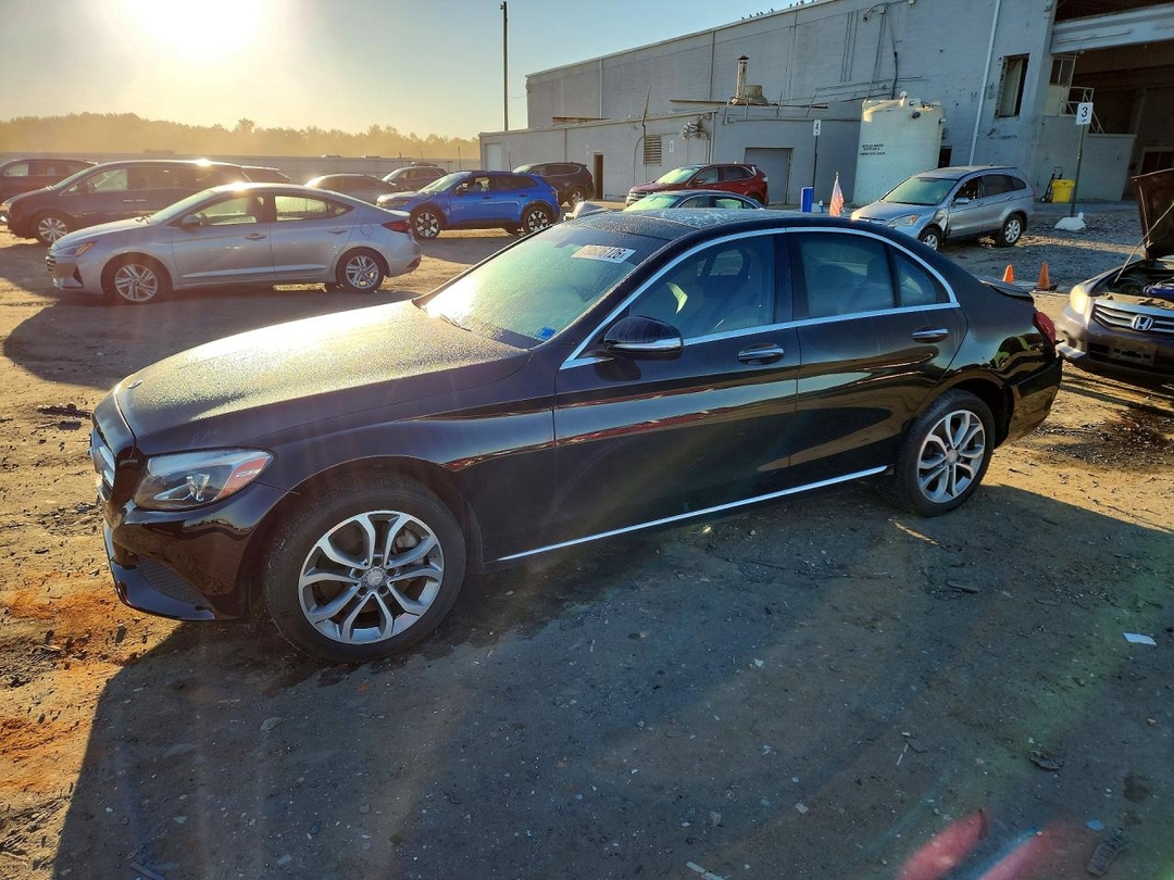 Вид 2015 MERCEDES-BENZ C 300 4MATIC, угол 1