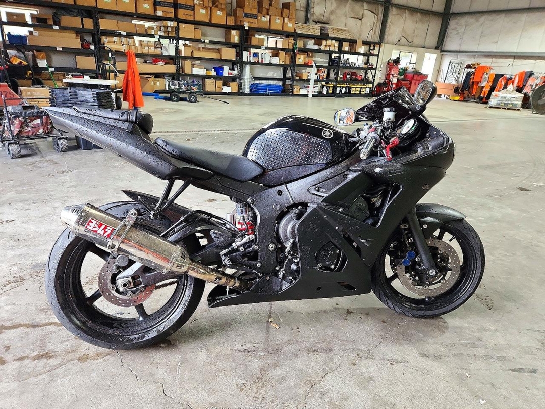 Vue de 2007 YAMAHA YZFR6 S, angle 1