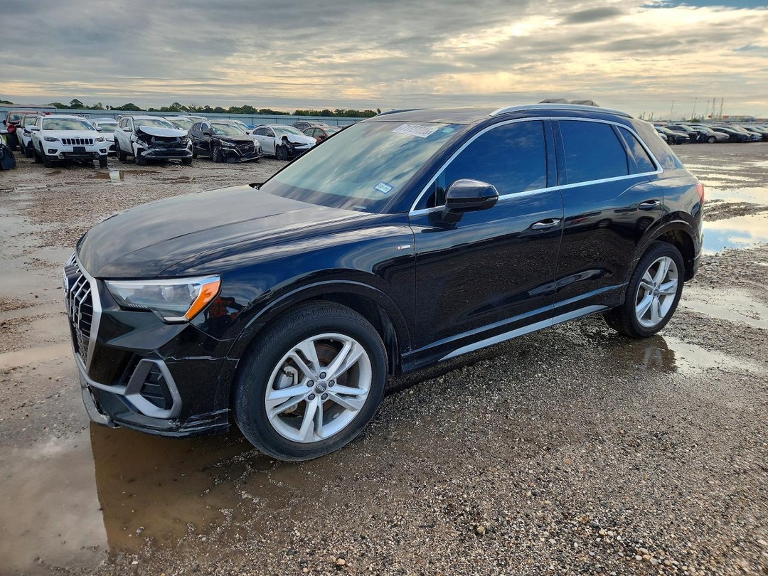 Vue de 2020 AUDI Q3 PREMIUM S LINE, angle 1