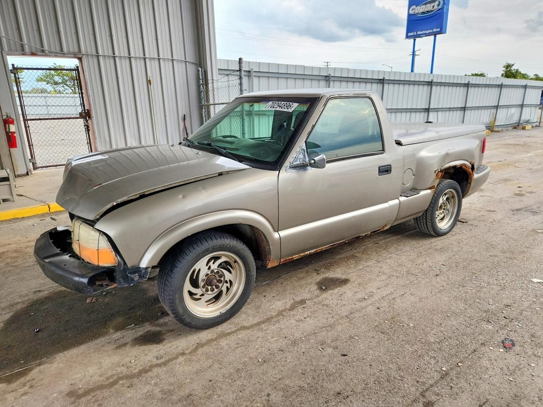 Vue de 1998 GMC SONOMA, angle 1