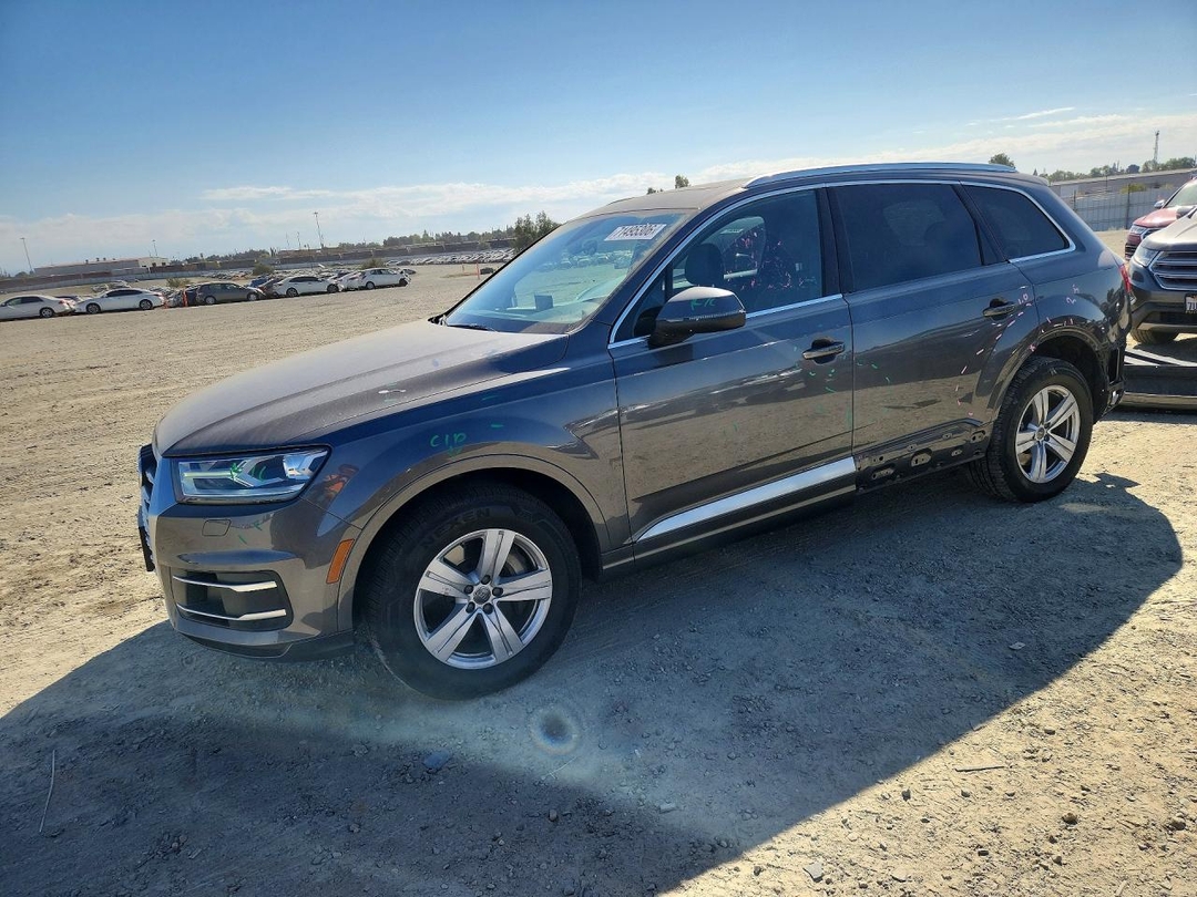 Vue de 2019 AUDI Q7 PREMIUM, angle 1