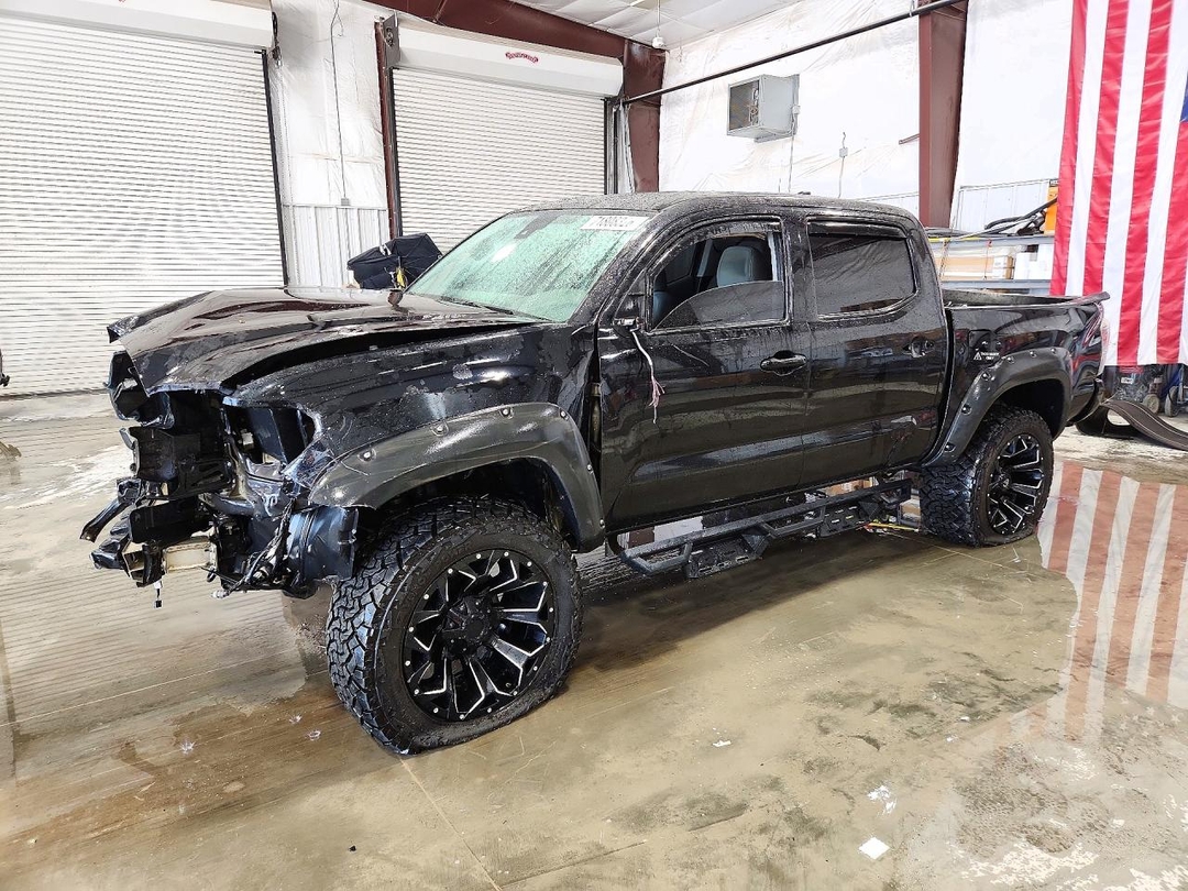 Vista de 2019 TOYOTA TACOMA SR V6, ángulo 1