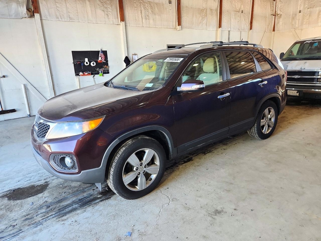 Vue de 2012 KIA SORENTO EX, angle 1