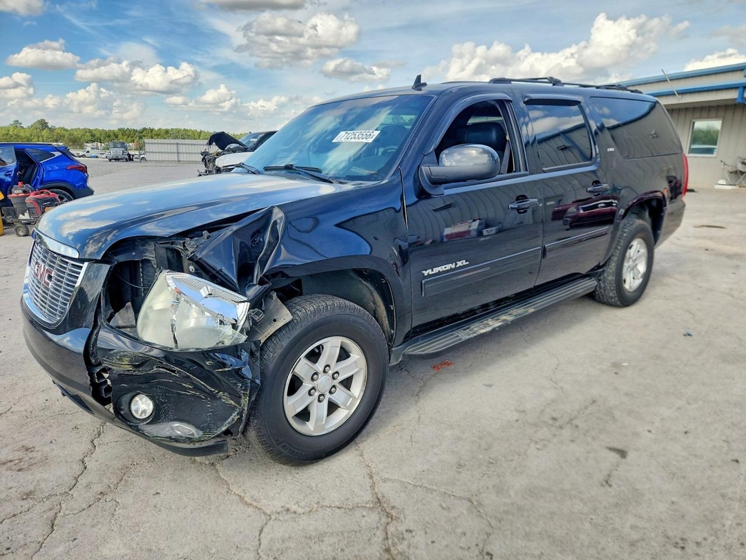 Вид 2012 GMC YUKON XL C1500 SLT, угол 1